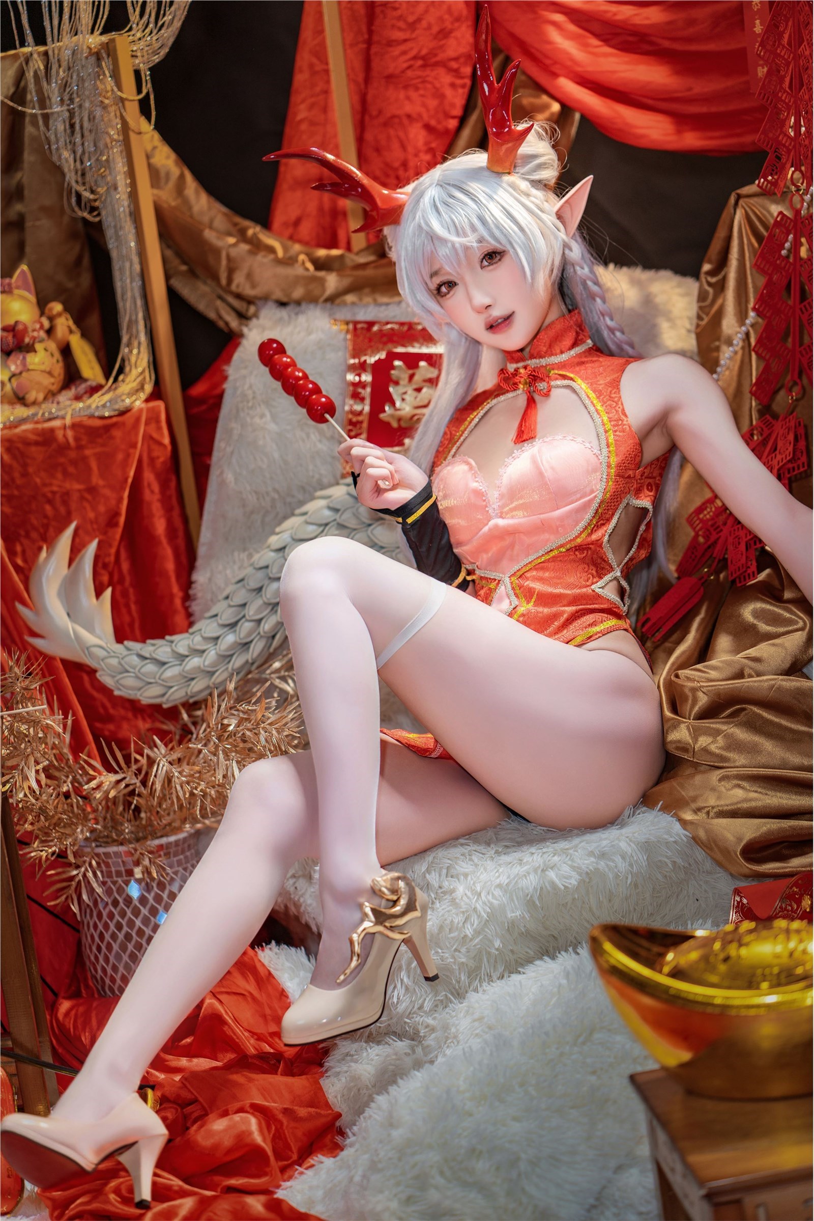 Abao is also a bunny girl NO.084, celebrating the Chinese New Year with the Dragon Sister(3)
